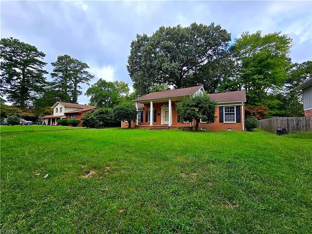 49 Peters LN, NEWPORT NEWS VA 23606 - Photo 3