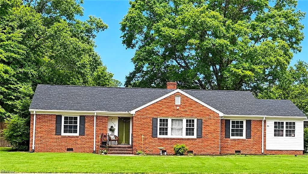 413 N College DR, FRANKLIN VA 23851 - Photo 2