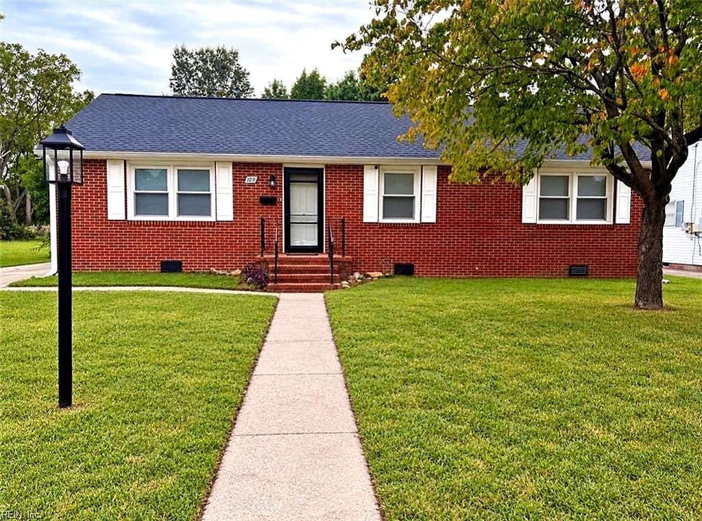 109 Winchester DR, HAMPTON VA 23666 - Photo 3
