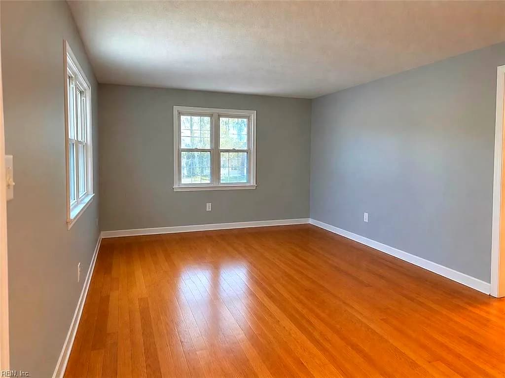 109 Winchester DR, HAMPTON VA 23666 - Photo 5
