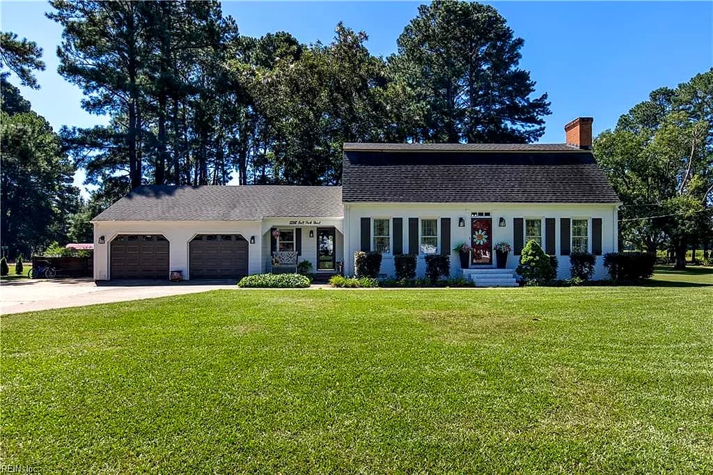 22242 Ball Park RD, NEWSOMS VA 23874 - Main photo