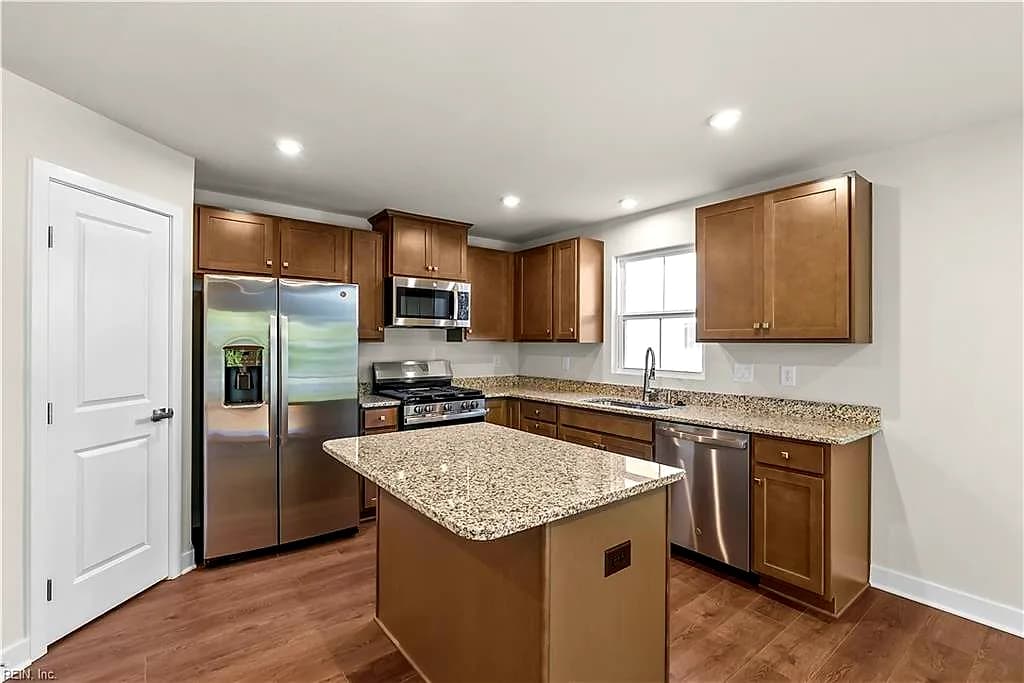 406 Braden LN, SUFFOLK VA 23432 - Photo 3