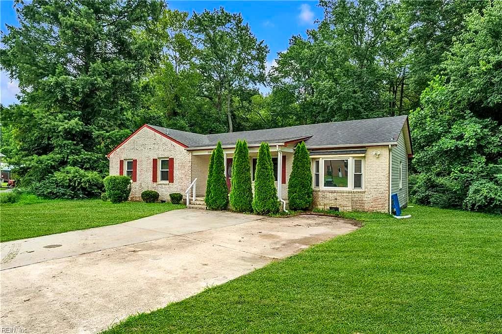 208 Locust St ST, SUFFOLK VA 23434 - Photo 3