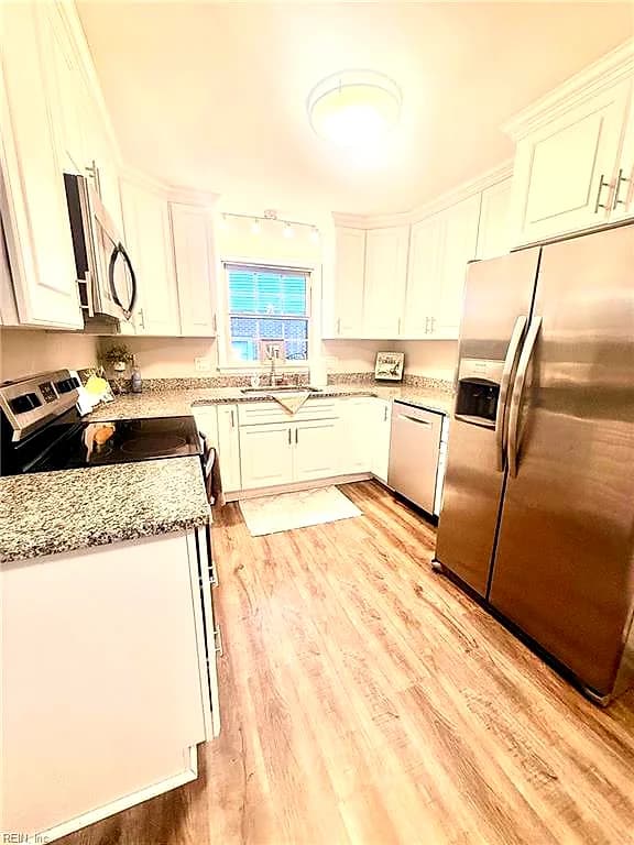 1098 Clear Springs LN, VIRGINIA BEACH VA 23464 - Photo 3