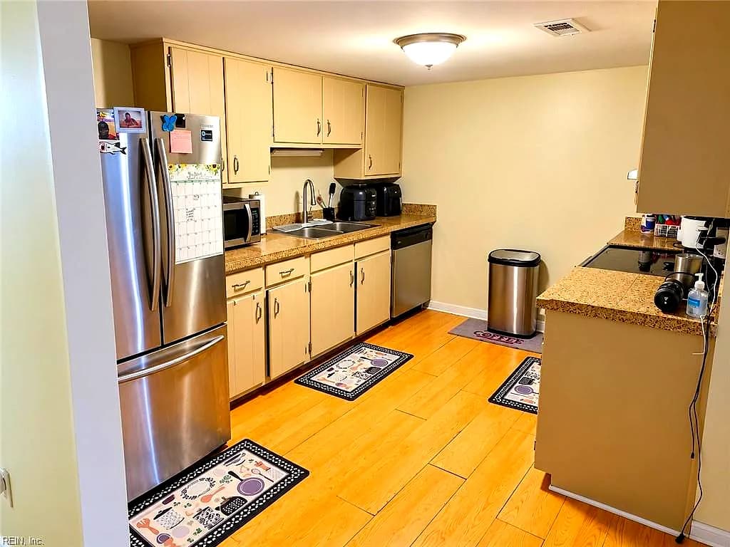 417 Hustings LN #D, NEWPORT NEWS VA 23608 - Photo 5