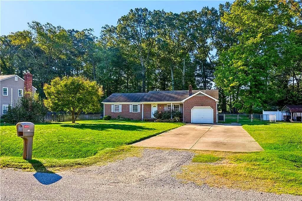 218 Terrebonne RD, YORKTOWN VA 23692 - Photo 3
