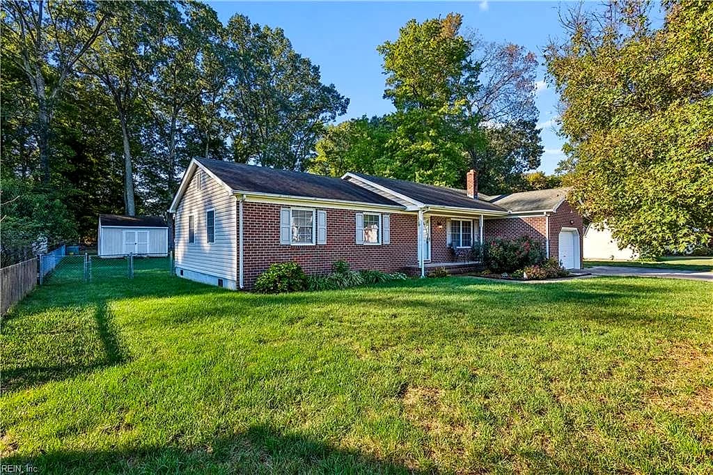 218 Terrebonne RD, YORKTOWN VA 23692 - Photo 4