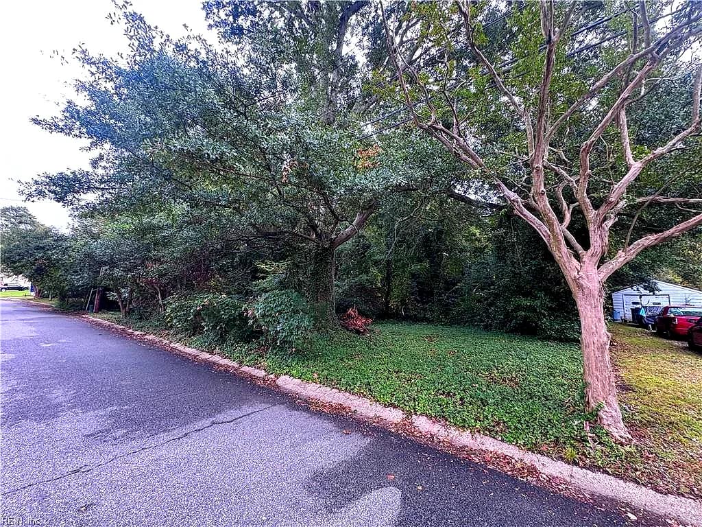 8264 Fernwood DR, NORFOLK VA 23518 - Photo 3