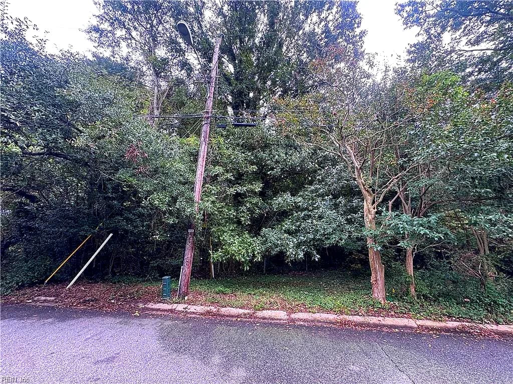 8264 Fernwood DR, NORFOLK VA 23518 - Photo 5