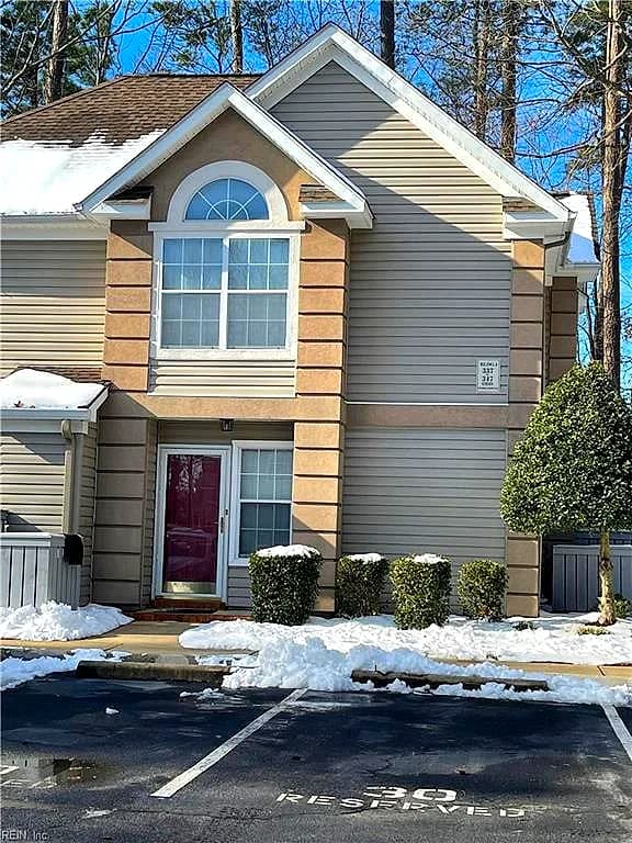 343 Gainsborough SQ #4, CHESAPEAKE VA 23320 - Photo 2