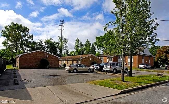 3589 Gum DR, PORTSMOUTH VA 23707 - Photo 2