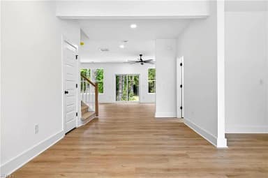 1631 Colonial AVE, SMITHFIELD VA 23430 thumb 4