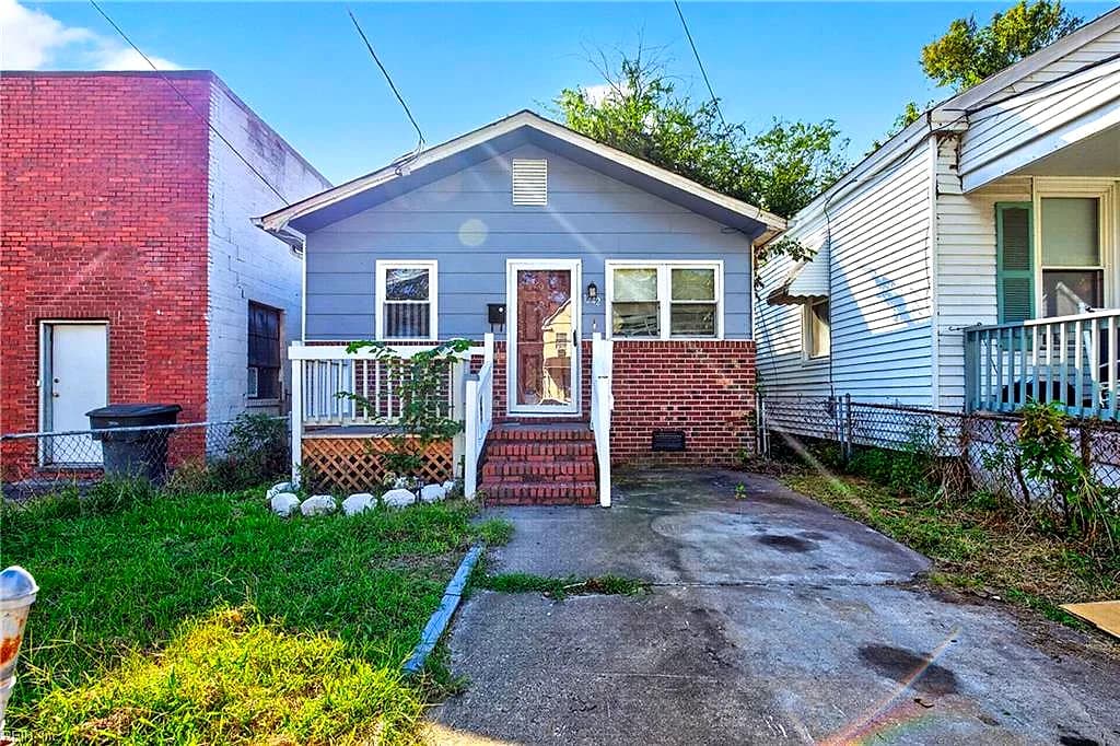1242 25th ST, NEWPORT NEWS VA 23607 - Main photo
