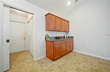 308 Timberline LOOP, YORKTOWN VA 23692 thumb 12