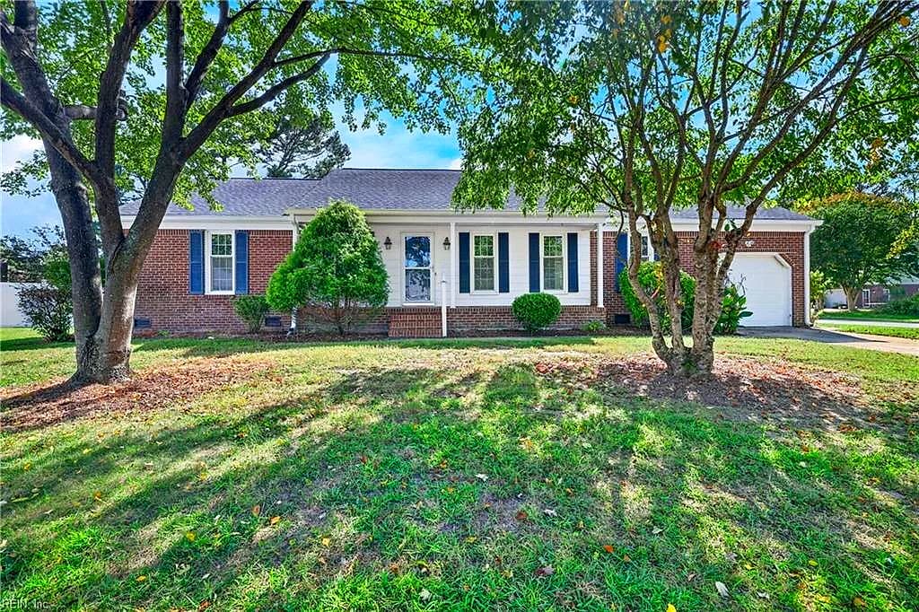 403 Caravelle CT N, CHESAPEAKE VA 23322 - Photo 2