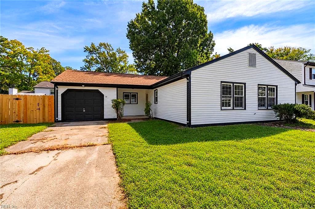 19 Lake Field XING, HAMPTON VA 23666 - Photo 3