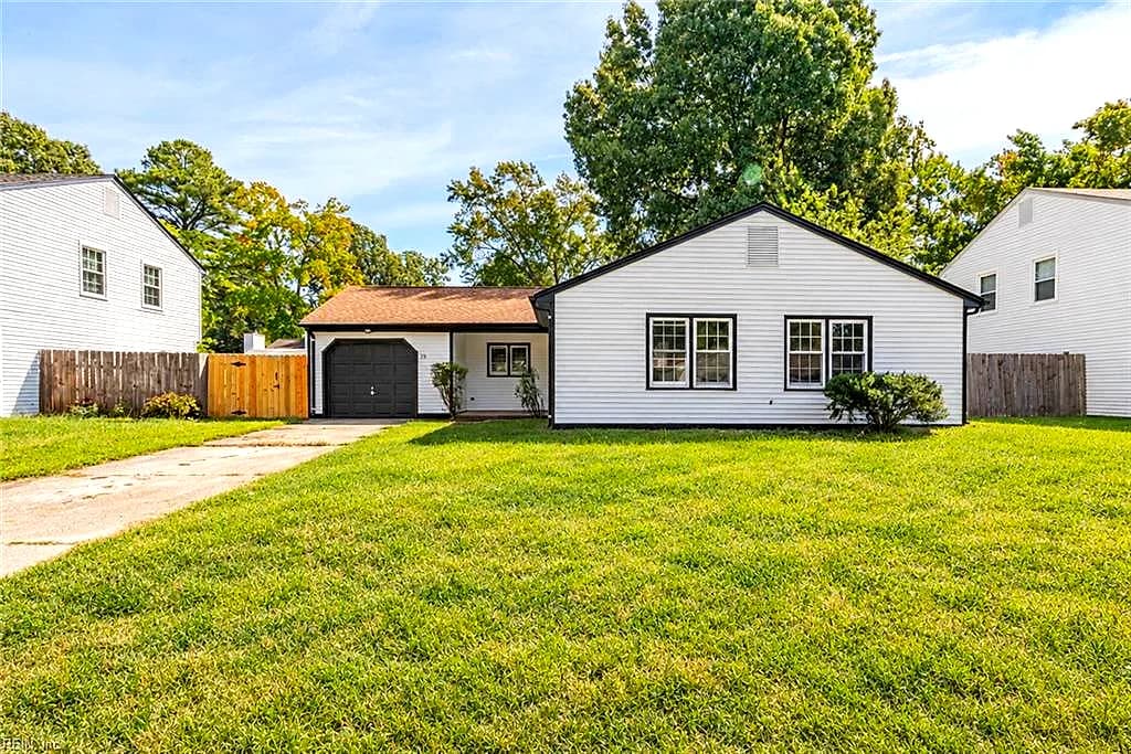 19 Lake Field XING, HAMPTON VA 23666 - Photo 4