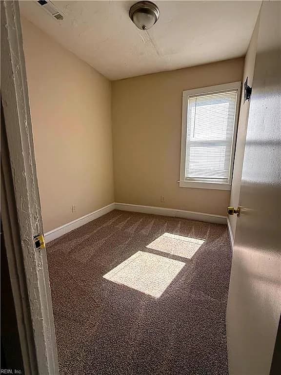 410 W 31st ST #B, NORFOLK VA 23508 - Photo 4