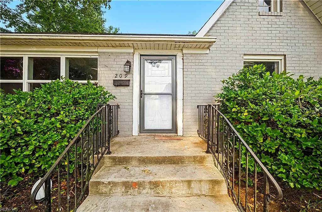 209 N Capital ST, SUFFOLK VA 23434 - Photo 5