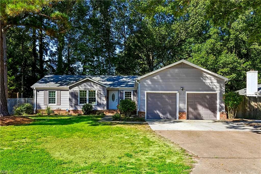 688 Village Green PW, NEWPORT NEWS VA 23602 - Main photo