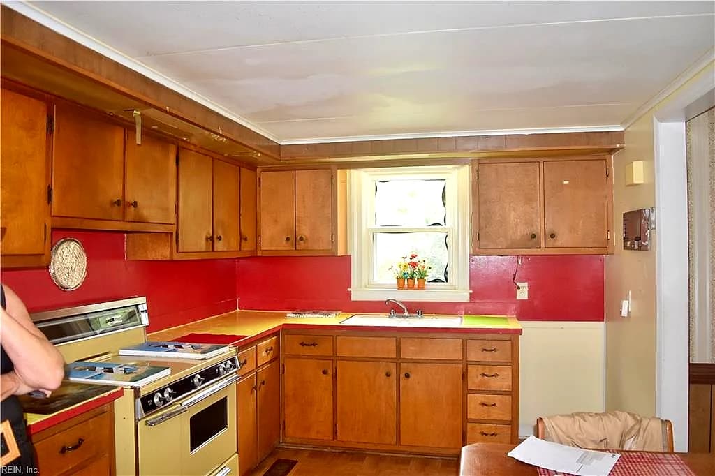 1016 Poquoson AVE, POQUOSON VA 23662 - Photo 4