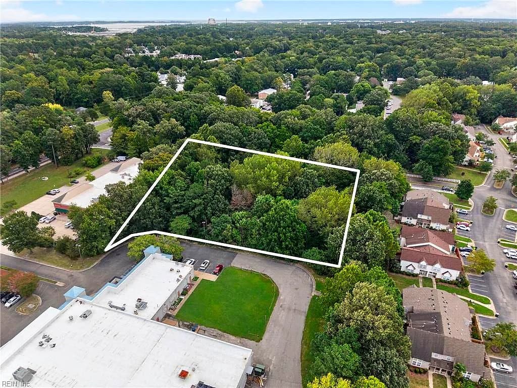 2970 Hampton HWY, YORKTOWN VA 23693 - Photo 2