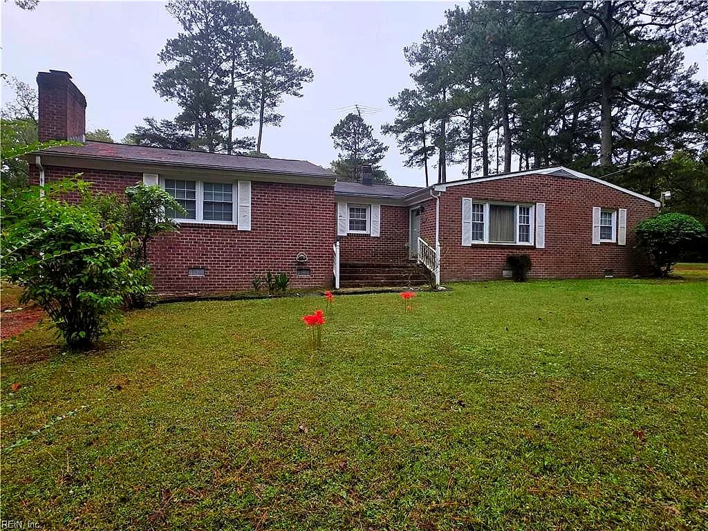 101 Giles LN, YORKTOWN VA 23690 - Photo 2
