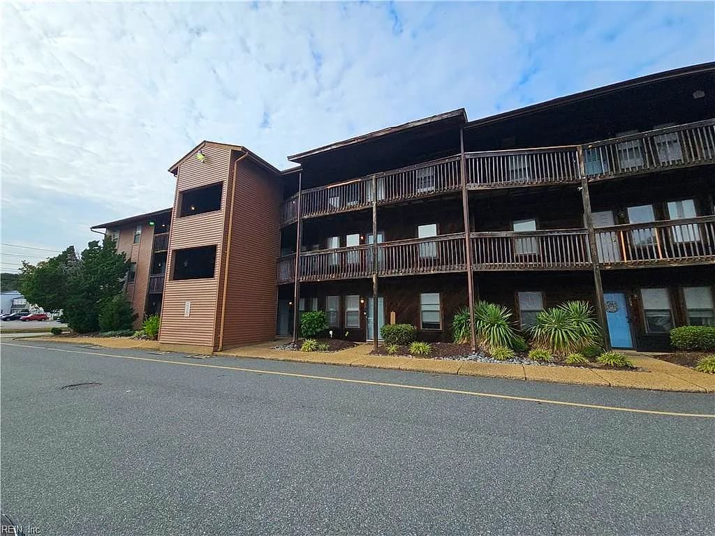 8530 TIDEWATER DR DR ##301, NORFOLK VA 23503 - Main photo