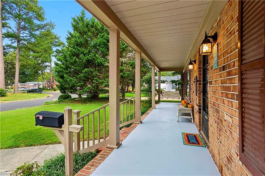 615 Valley Forge DR, NEWPORT NEWS VA 23602 - Photo 3