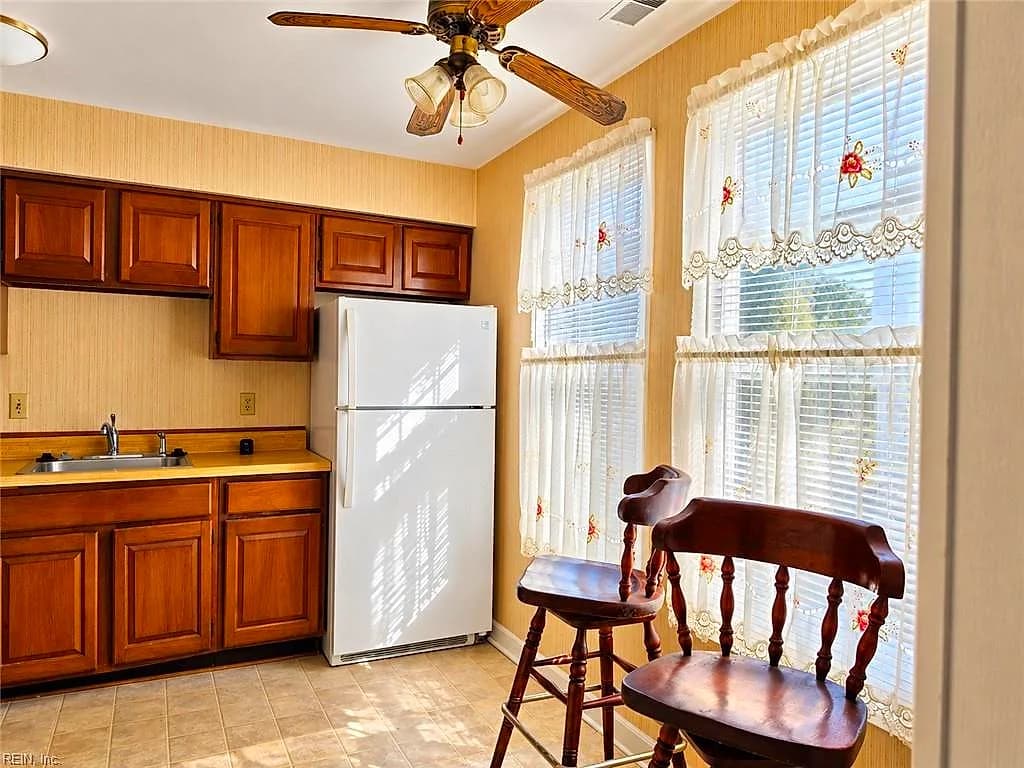 3212 CLOVER ROAD EAST RD, CHESAPEAKE VA 23321 - Photo 4