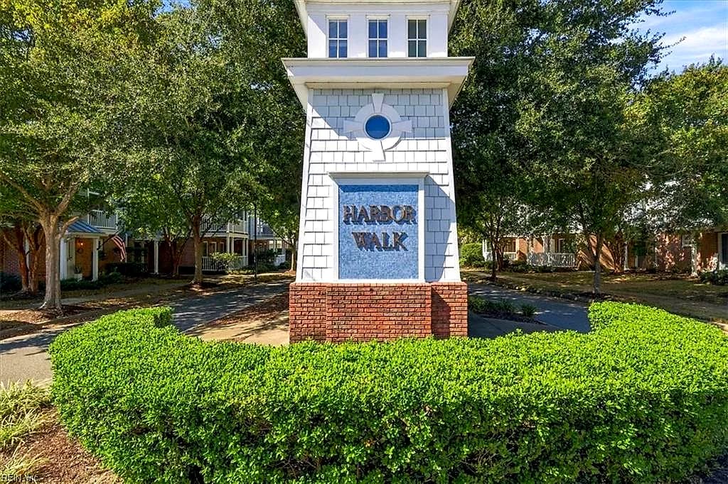 8352 N View BLVD, NORFOLK VA 23518 - Main photo