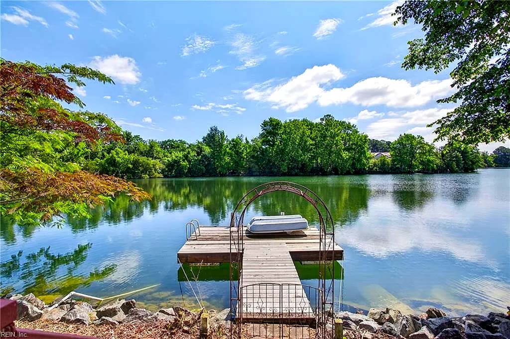 27 REFLECTION LN, HAMPTON VA 23666 - Photo 2