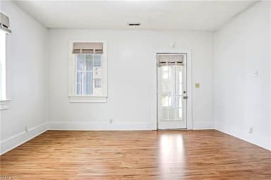 104 messick RD, POQUOSON VA 23662 thumb 8