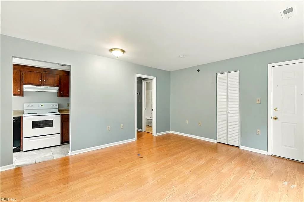 6661 Cedar Lake DR #8, GLOUCESTER VA 23061 - Photo 4