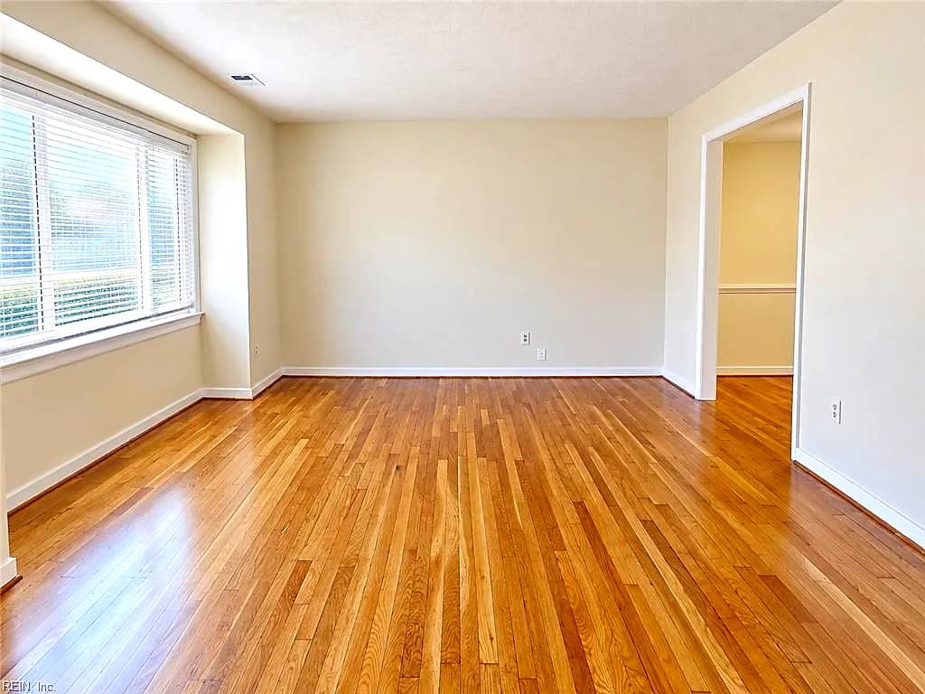 103 Arrollton DR, HAMPTON VA 23666 - Photo 4