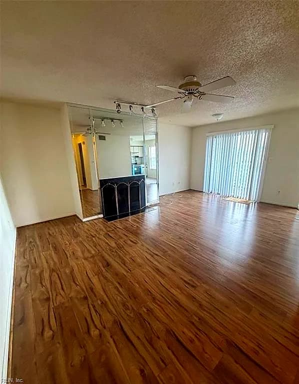 616 Shoreham CT, VIRGINIA BEACH VA 23451 - Photo 3