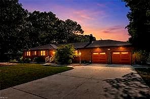 1637 Wakefield DR, VIRGINIA BEACH VA 23455 thumb 1