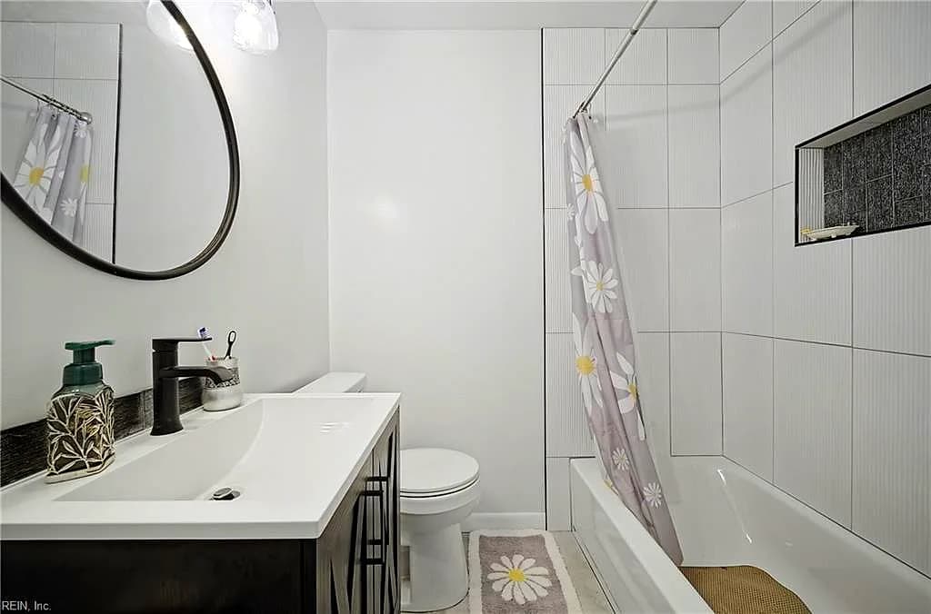 1036 Willingham ST, NORFOLK VA 23505 - Photo 3