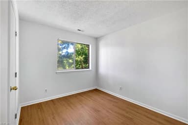 12869 Daybreak CIR, NEWPORT NEWS VA 23602 thumb 10