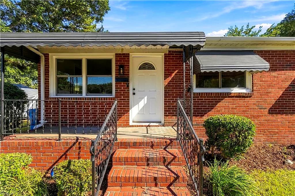 901 Westgate CT, CHESAPEAKE VA 23324 - Photo 3
