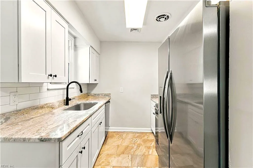 901 Westgate CT, CHESAPEAKE VA 23324 - Photo 5