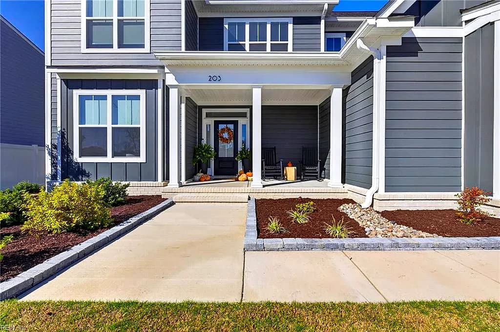 203 Hessian LOOP, CHESAPEAKE VA 23322 - Photo 5