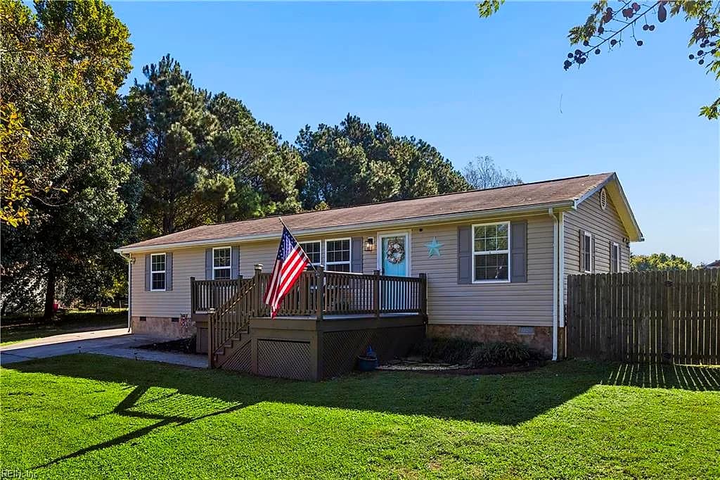 6759 Hilltop DR, GLOUCESTER VA 23061 - Photo 4