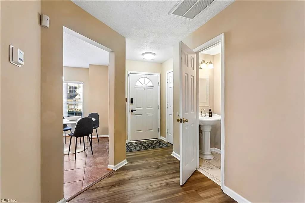 940 Allendale DR, HAMPTON VA 23669 - Photo 5