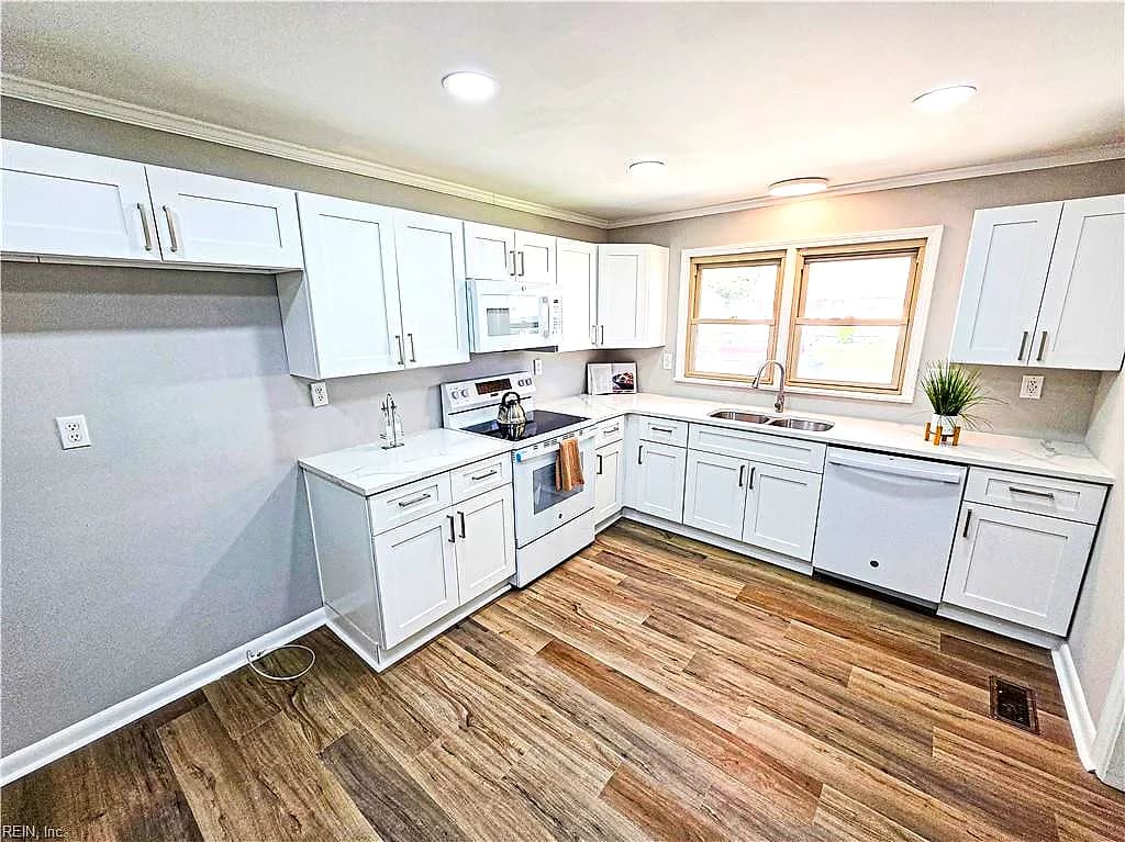 5341 Roslyn DR, NORFOLK VA 23502 - Photo 2