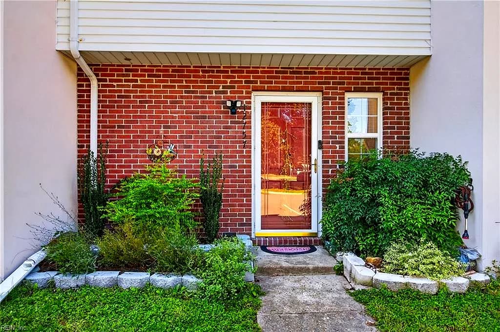 12757 Woodside LN, NEWPORT NEWS VA 23602 - Photo 3