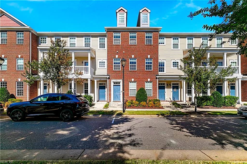 211 Fountain WAY, HAMPTON VA 23666 - Main photo