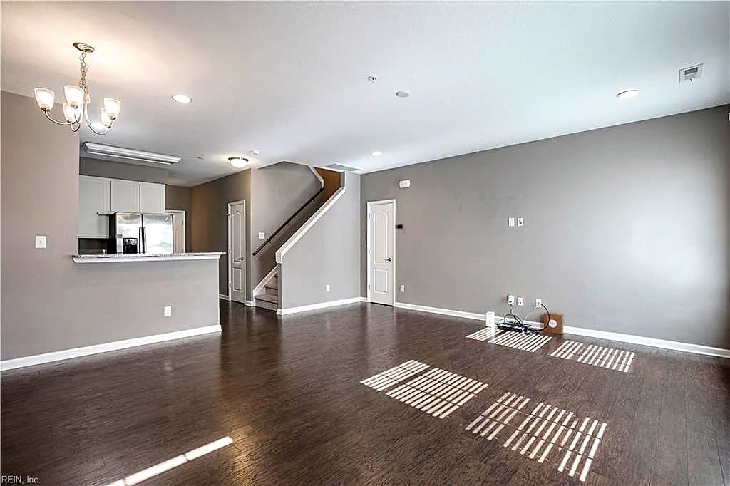 211 Fountain WAY, HAMPTON VA 23666 - Photo 3