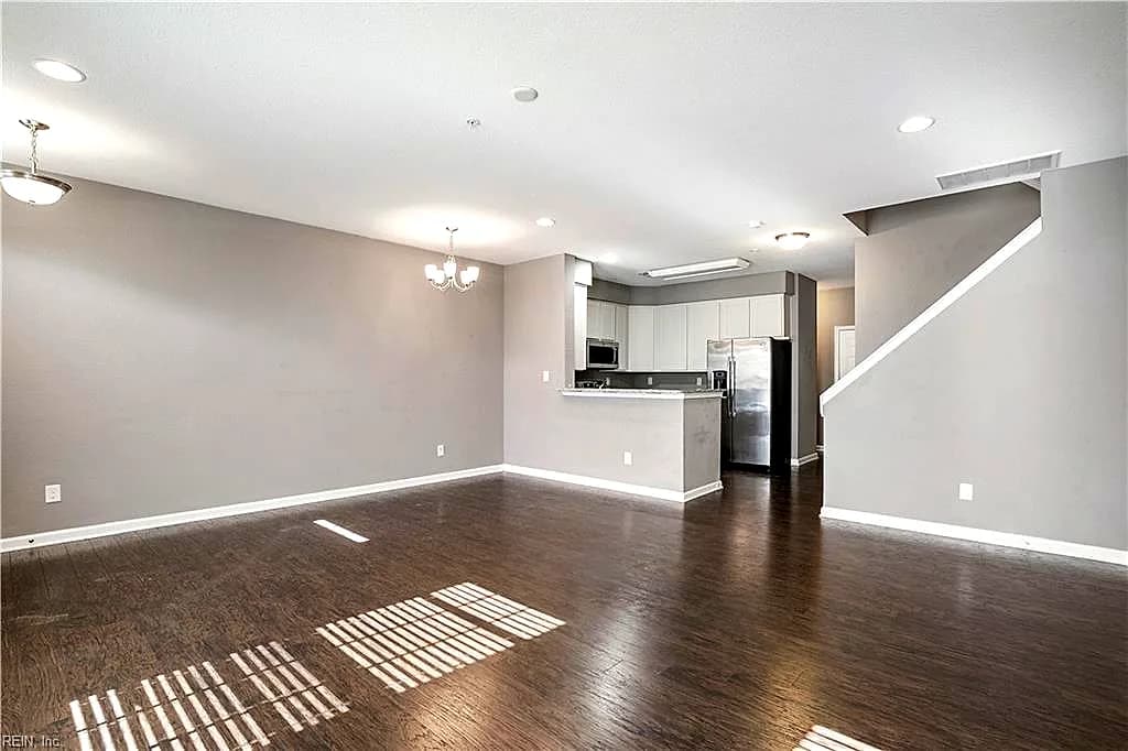 211 Fountain WAY, HAMPTON VA 23666 - Photo 4
