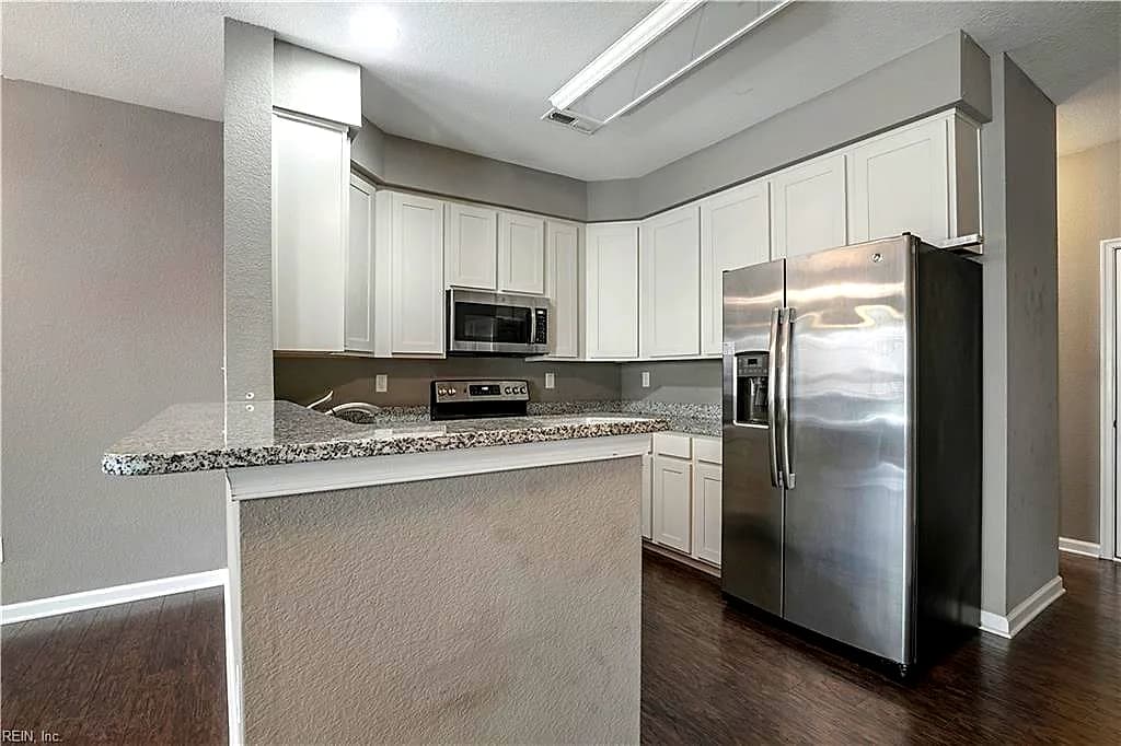 211 Fountain WAY, HAMPTON VA 23666 - Photo 5